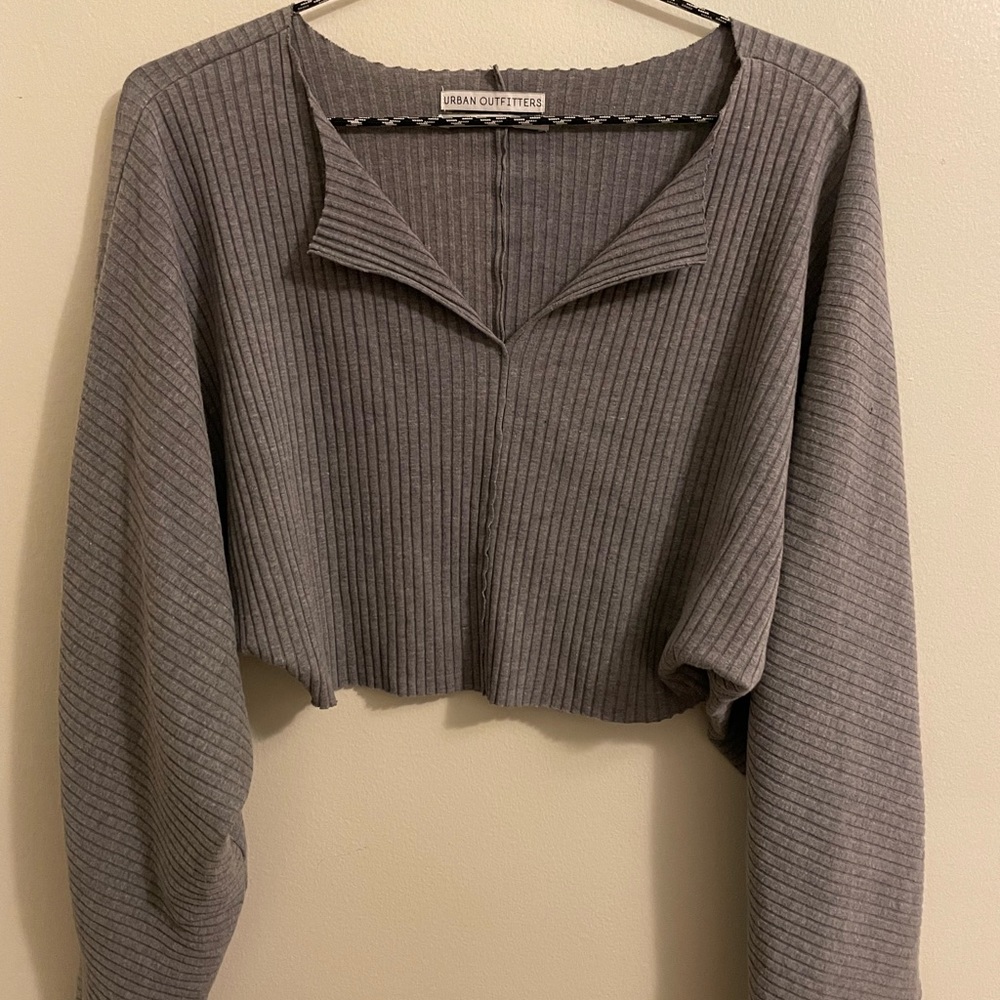 🚨CLEAR OUT - NWOT Urban Outfitters Cropped Sweater
